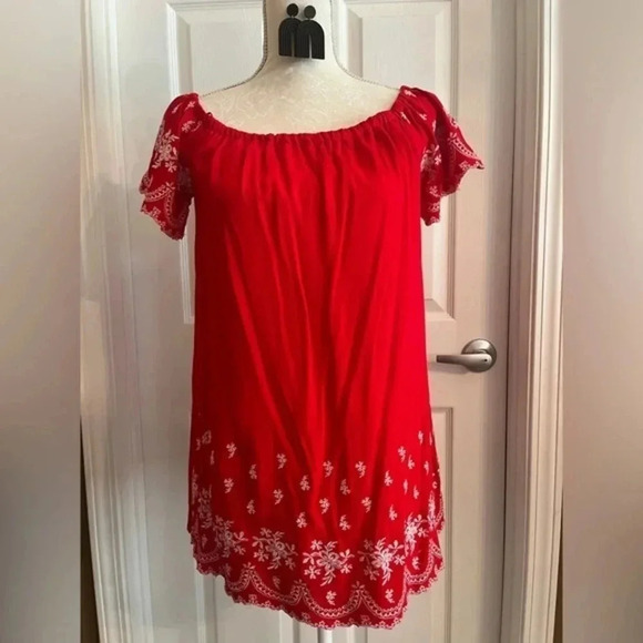 Altar’d State Red and White Off the Shoulder Dress‎ - Picture 4 of 9